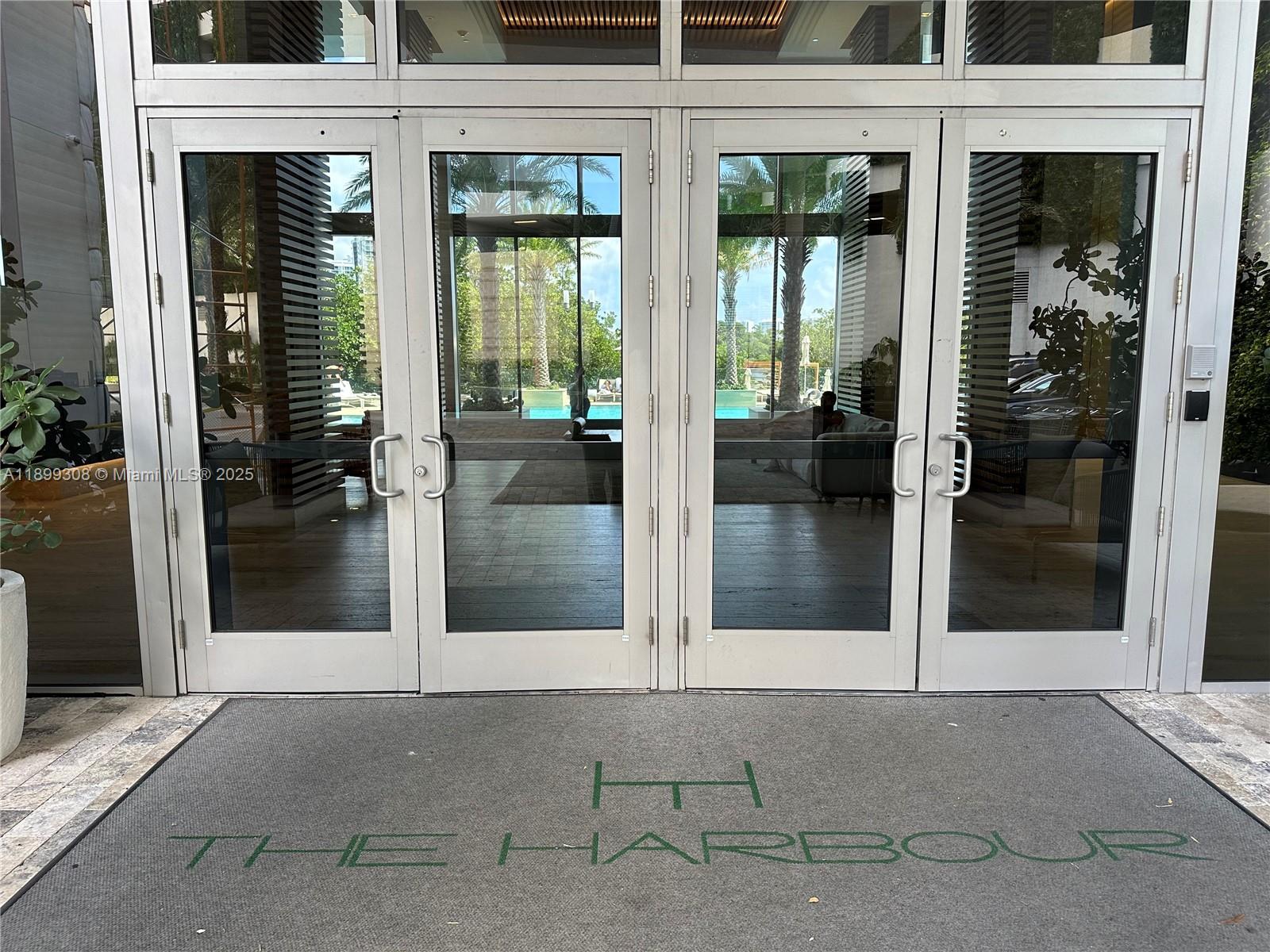 16385 Biscayne Blvd #1505, North Miami Beach FL 33160