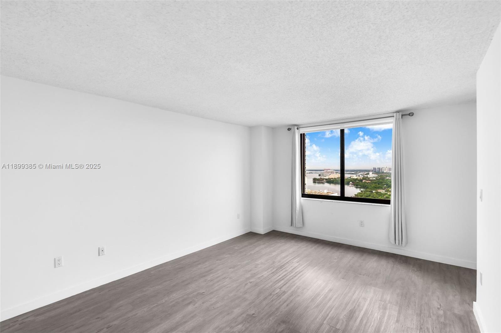 2333 Brickell Ave #PH208, Miami FL 33129