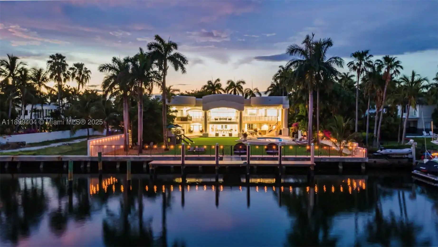 929 N Southlake Dr, Hollywood FL 33019