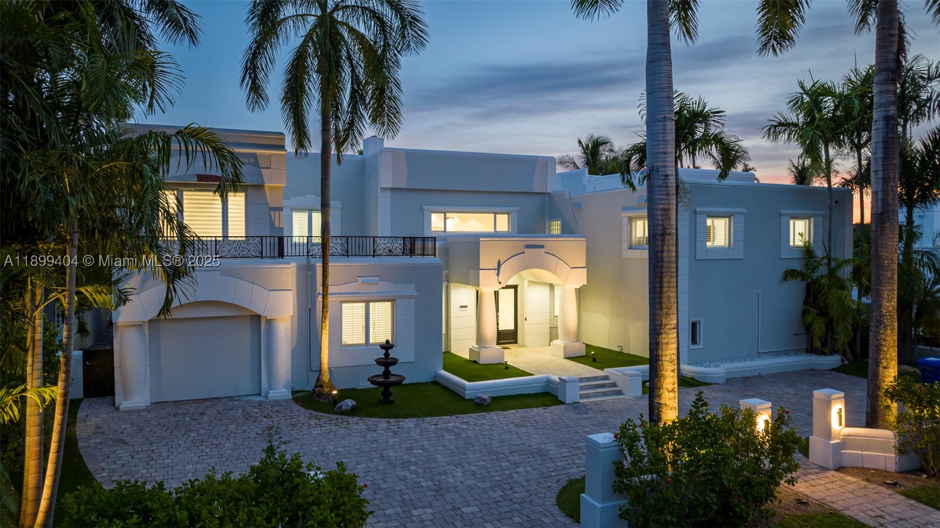 929 N Southlake Dr, Hollywood FL 33019