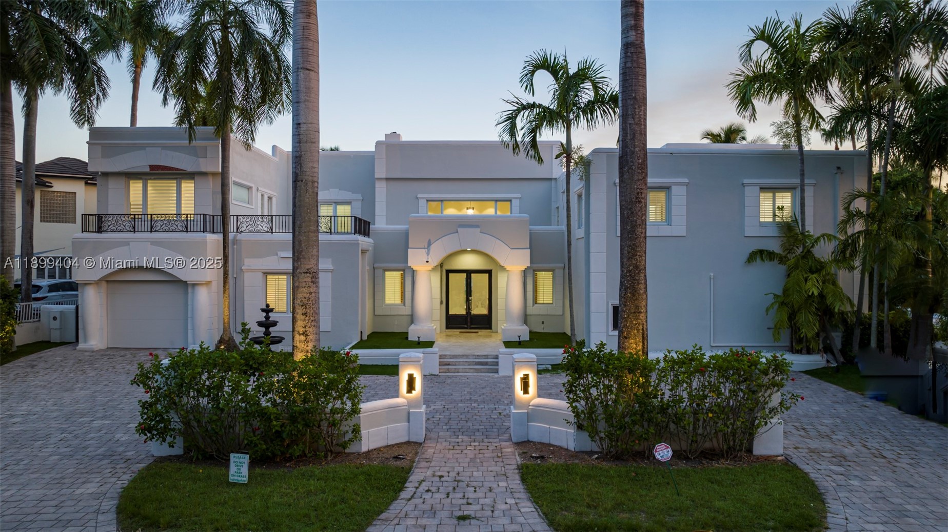 929 N Southlake Dr, Hollywood FL 33019