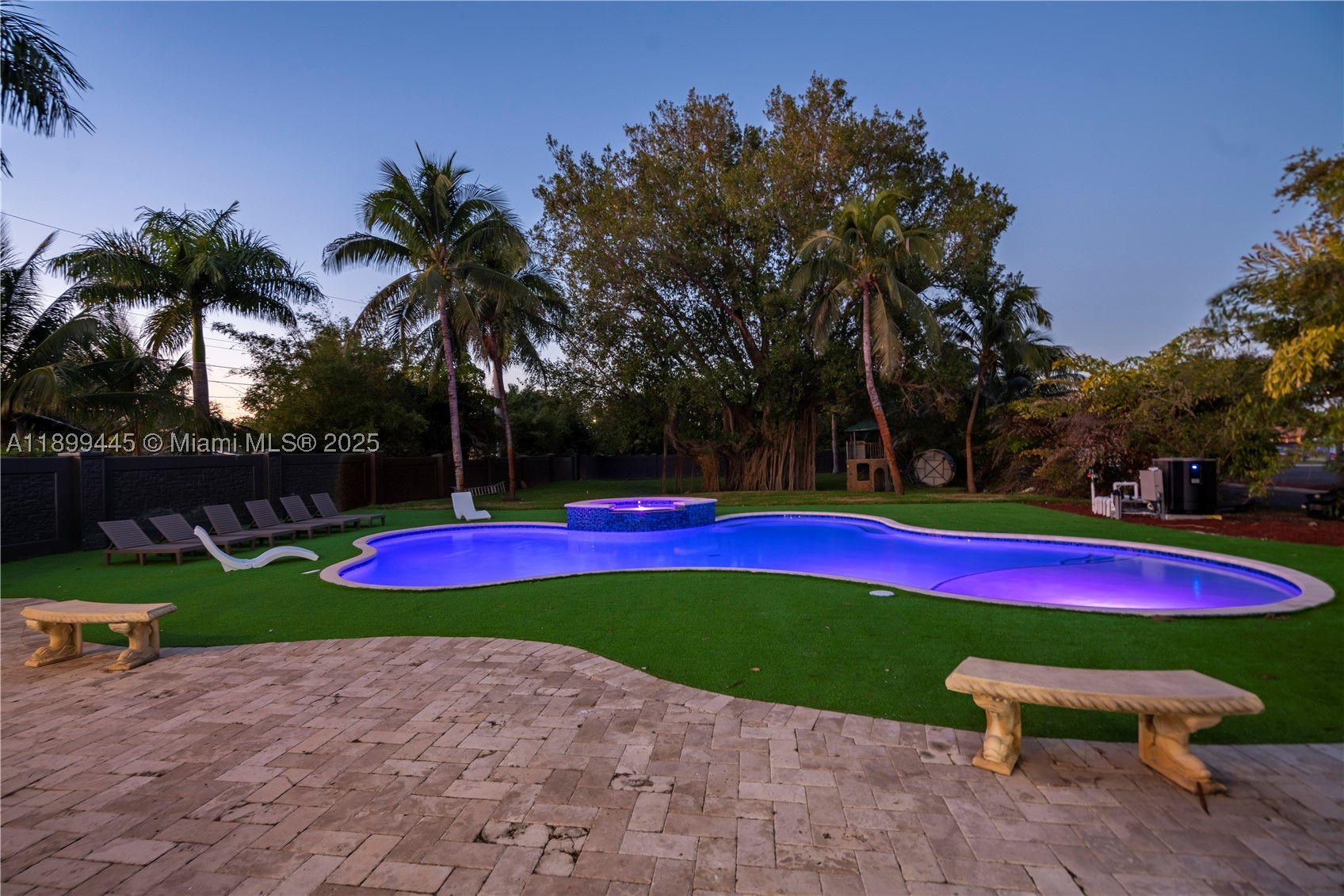 112 NW 14th Way, Dania Beach FL 33004