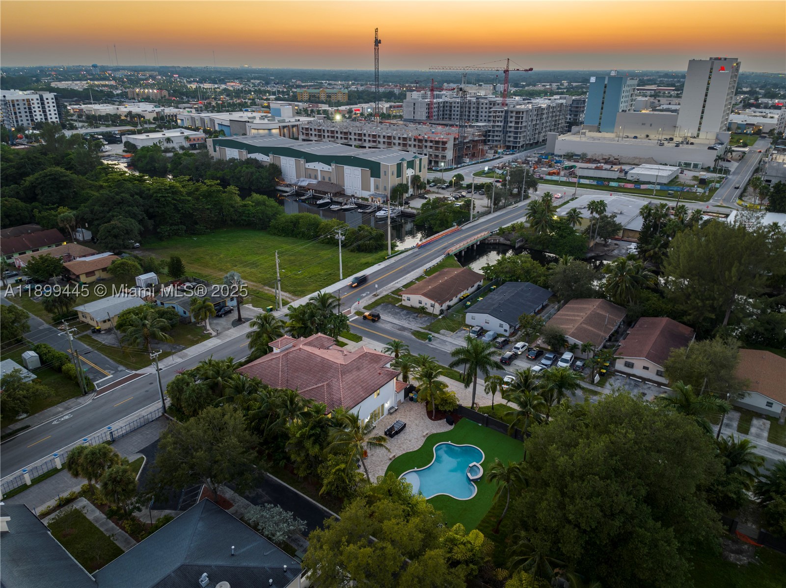 112 NW 14th Way, Dania Beach FL 33004