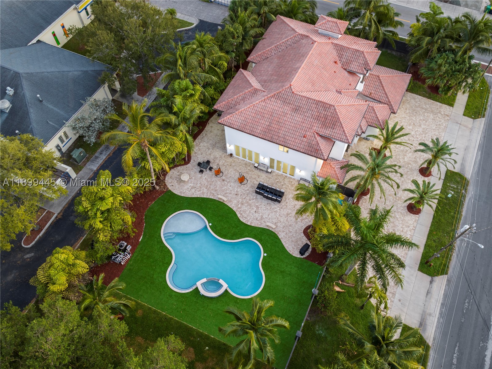 112 NW 14th Way, Dania Beach FL 33004