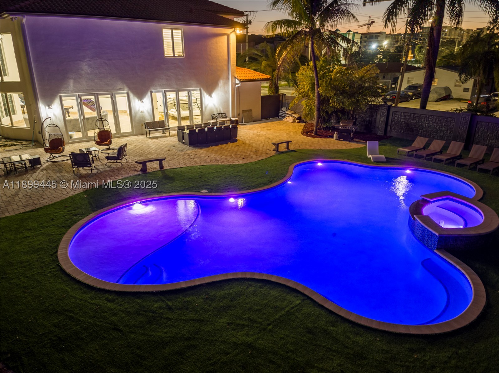 112 NW 14th Way, Dania Beach FL 33004