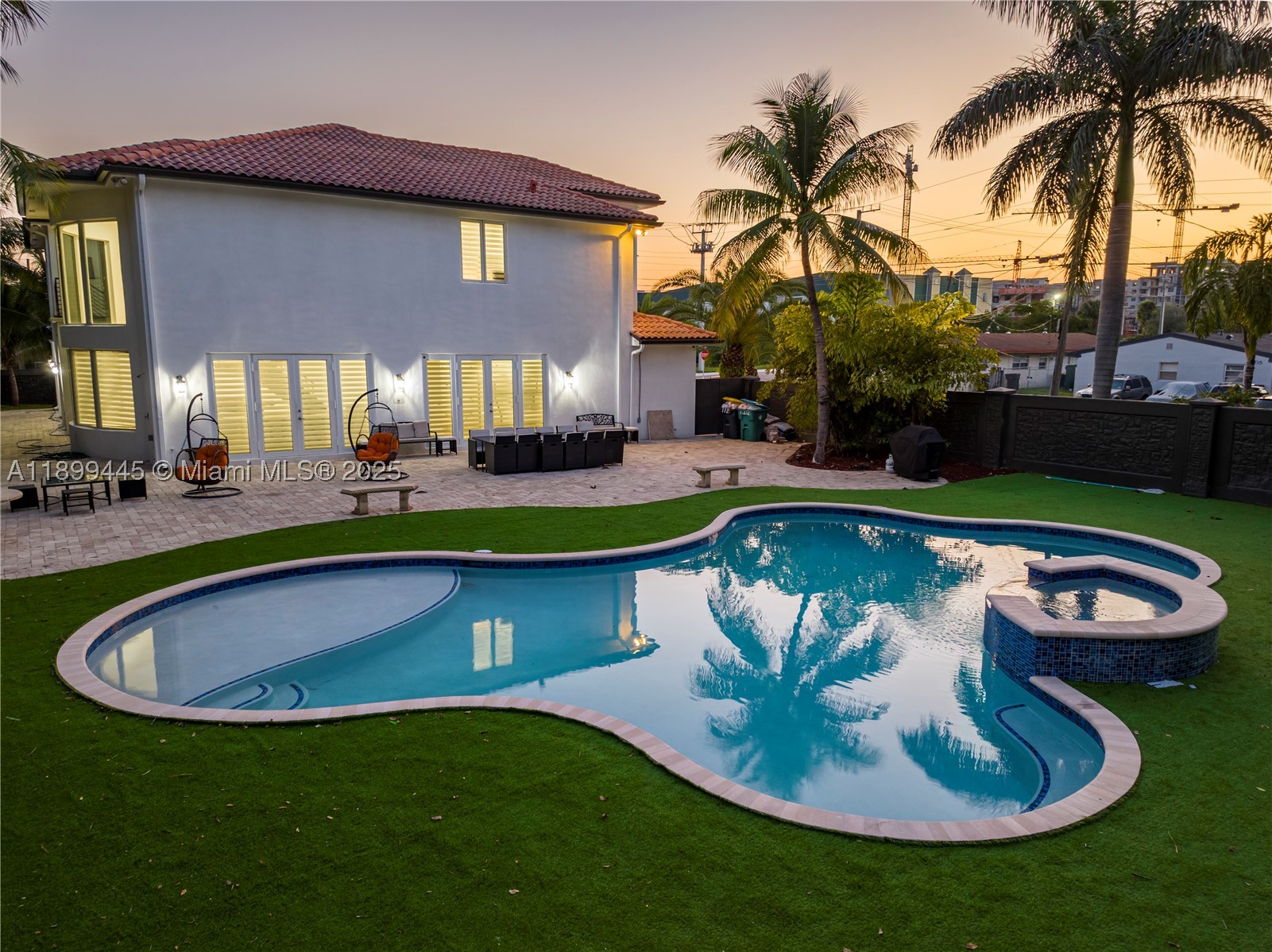 112 NW 14th Way, Dania Beach FL 33004