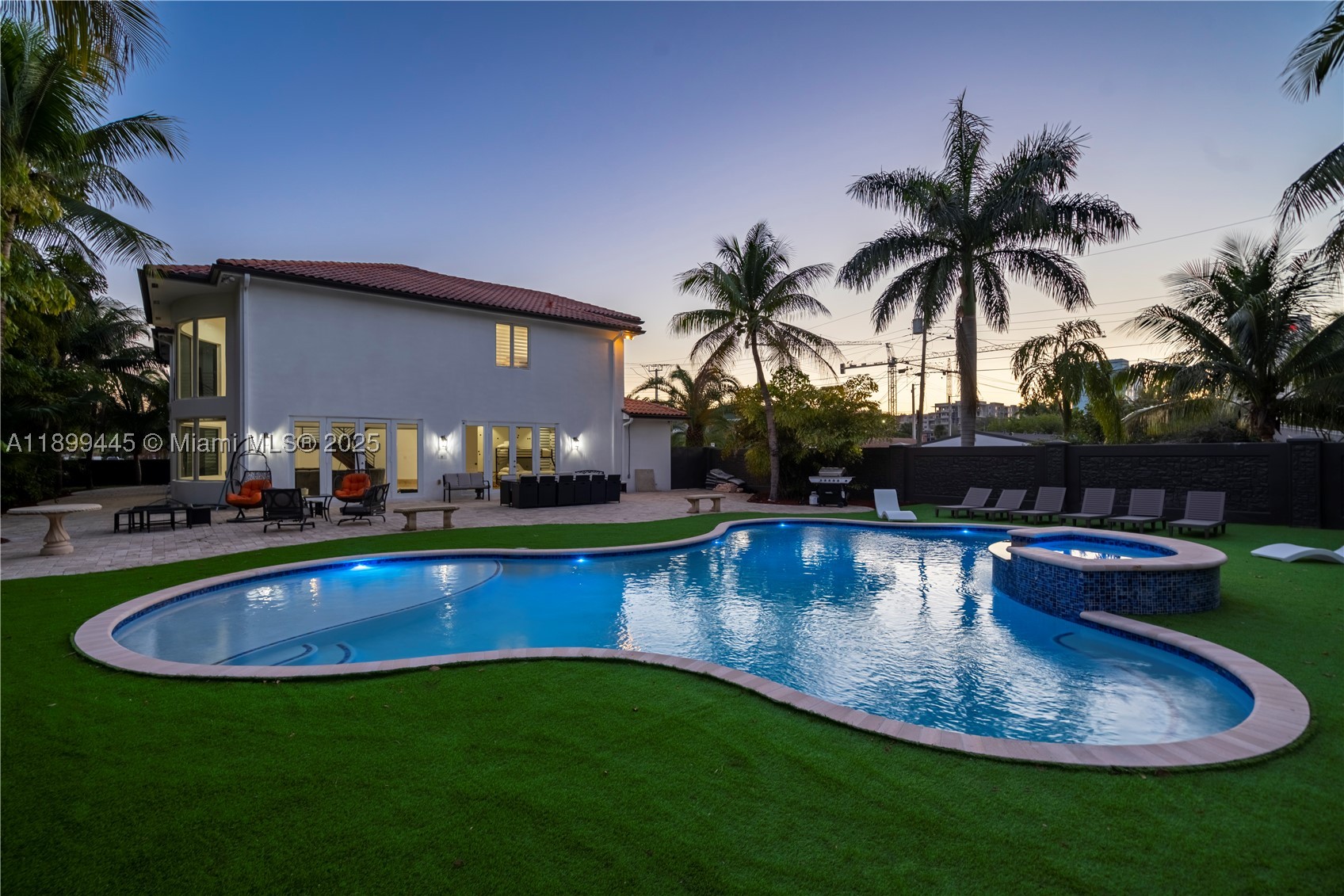 112 NW 14th Way, Dania Beach FL 33004