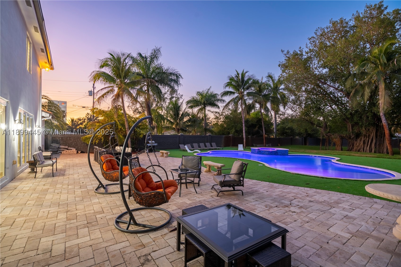 112 NW 14th Way, Dania Beach FL 33004
