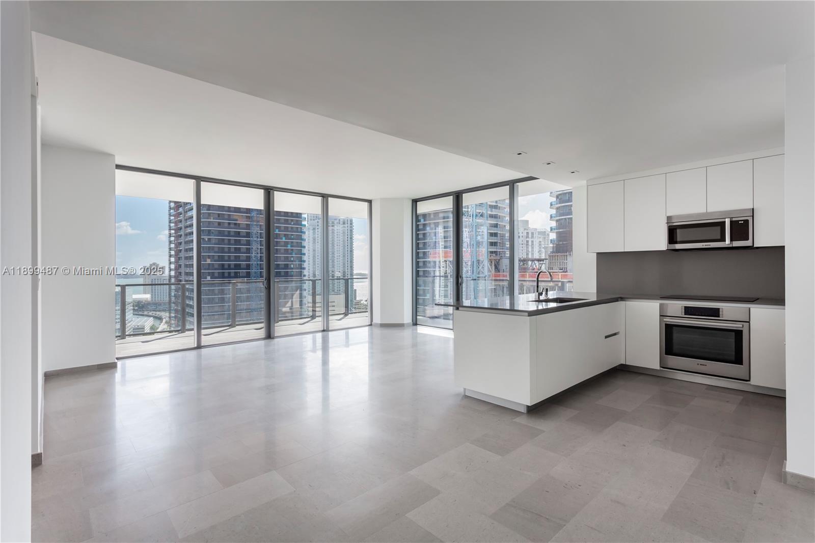 88 SW 7th St #2101, Miami FL 33130