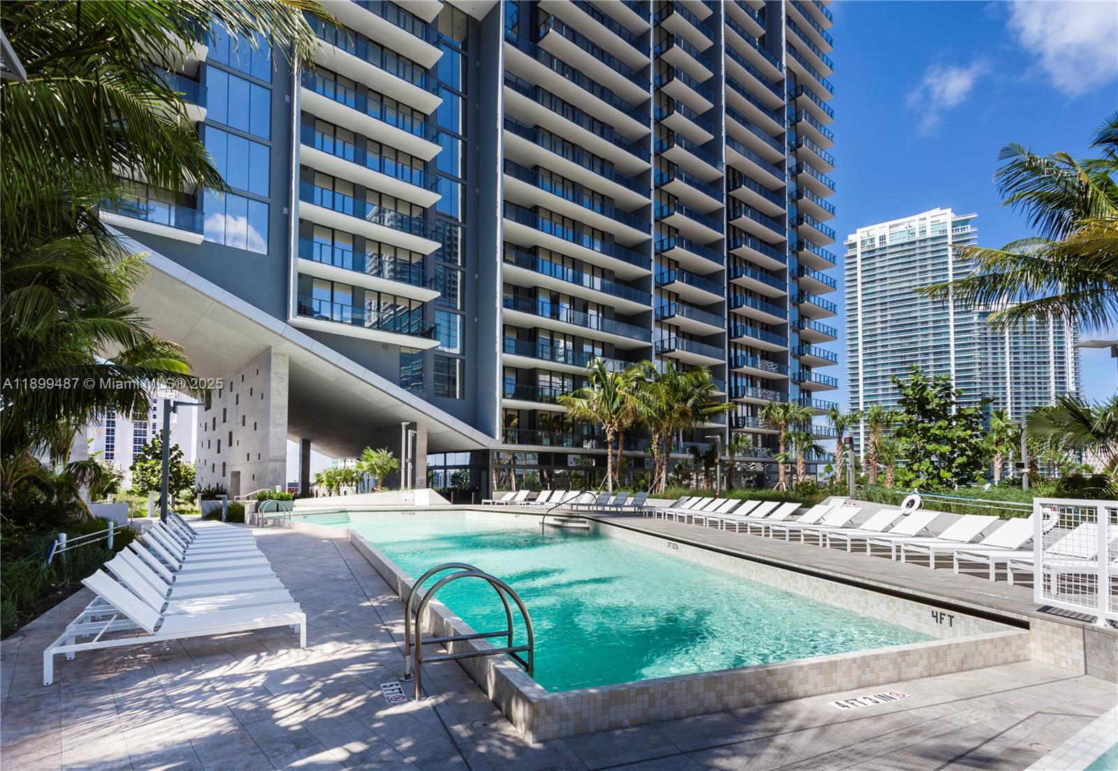 88 SW 7th St #2101, Miami FL 33130