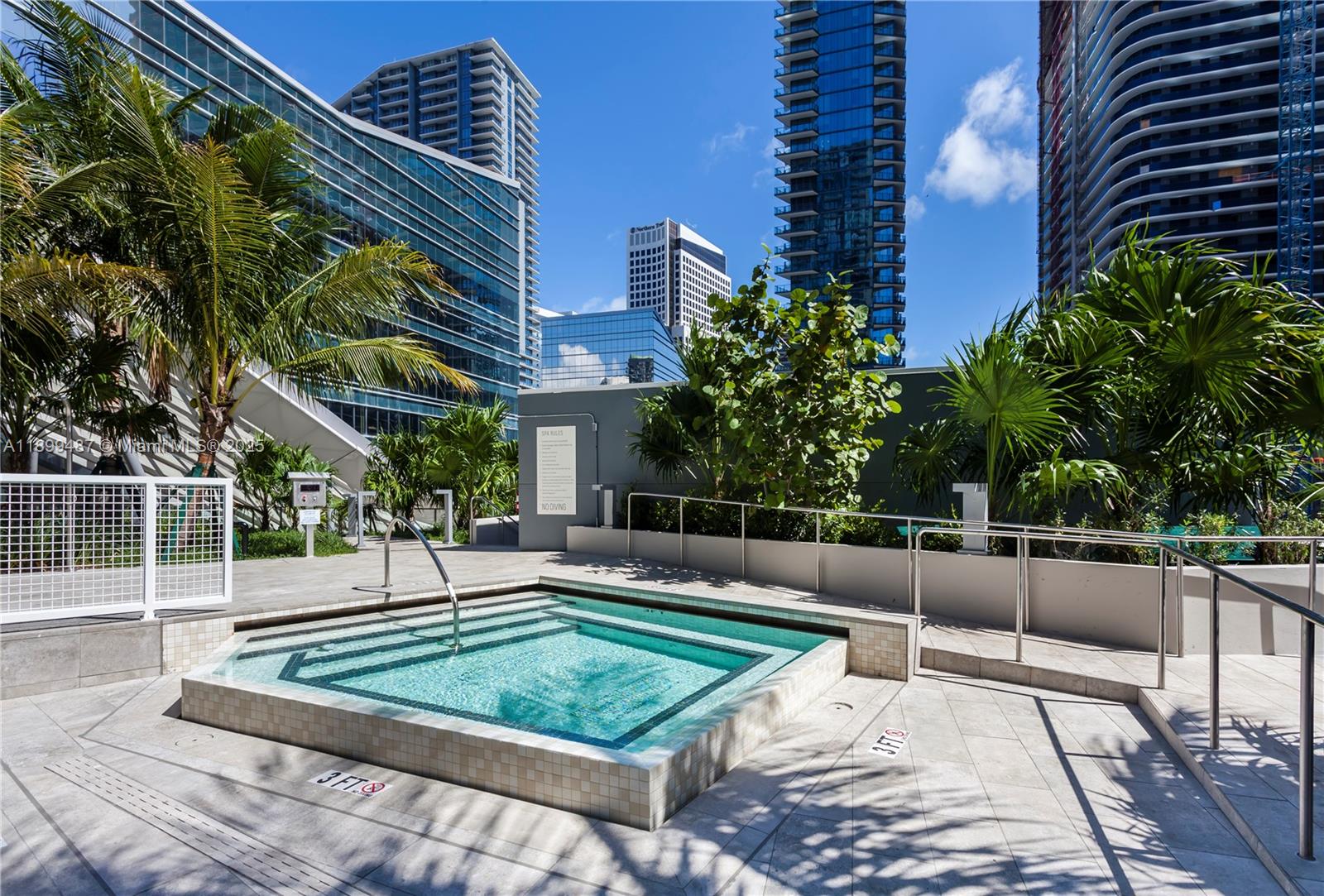 88 SW 7th St #2101, Miami FL 33130