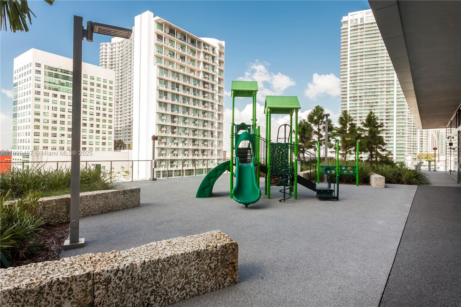 88 SW 7th St #2101, Miami FL 33130
