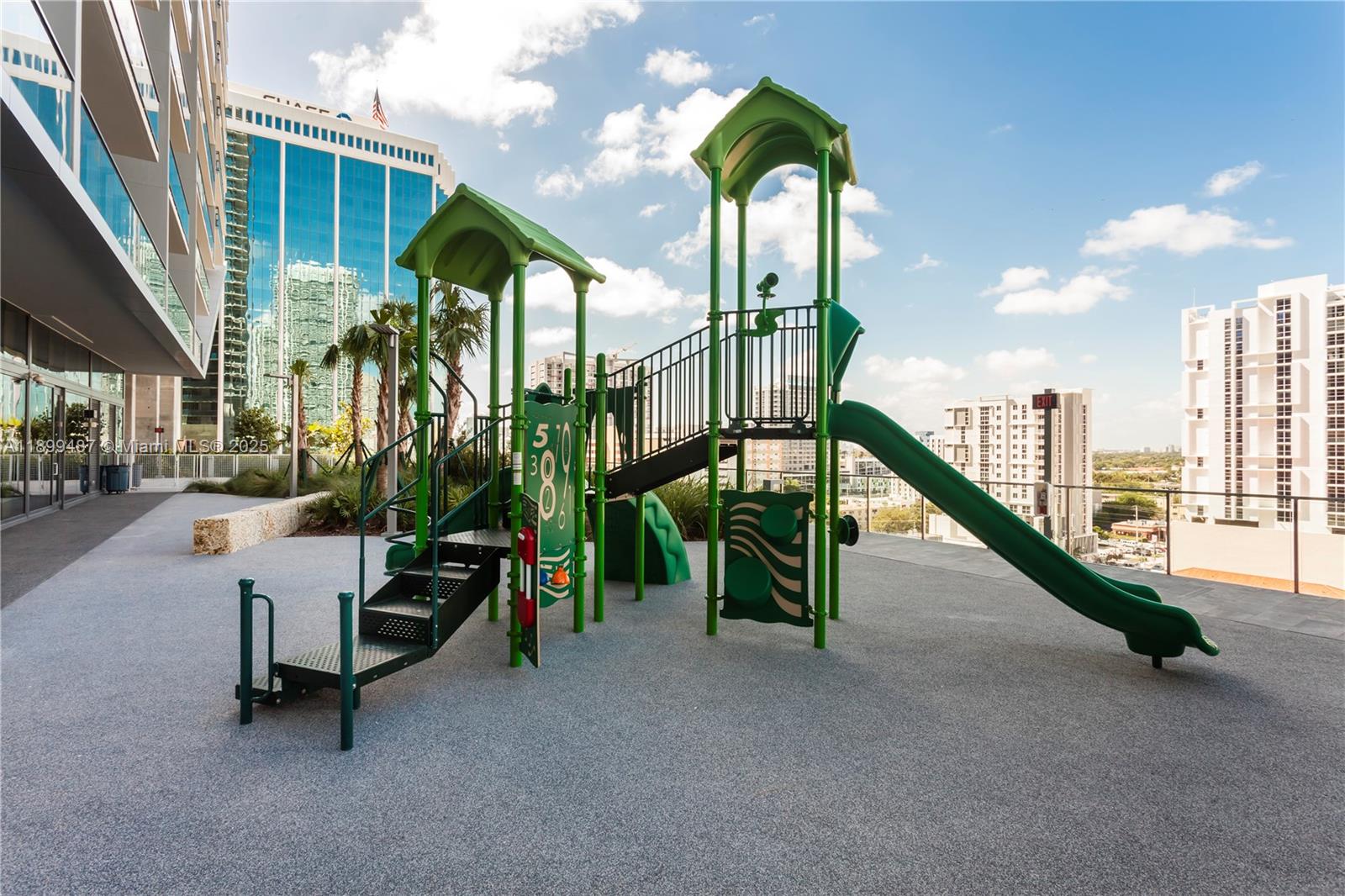 88 SW 7th St #2101, Miami FL 33130