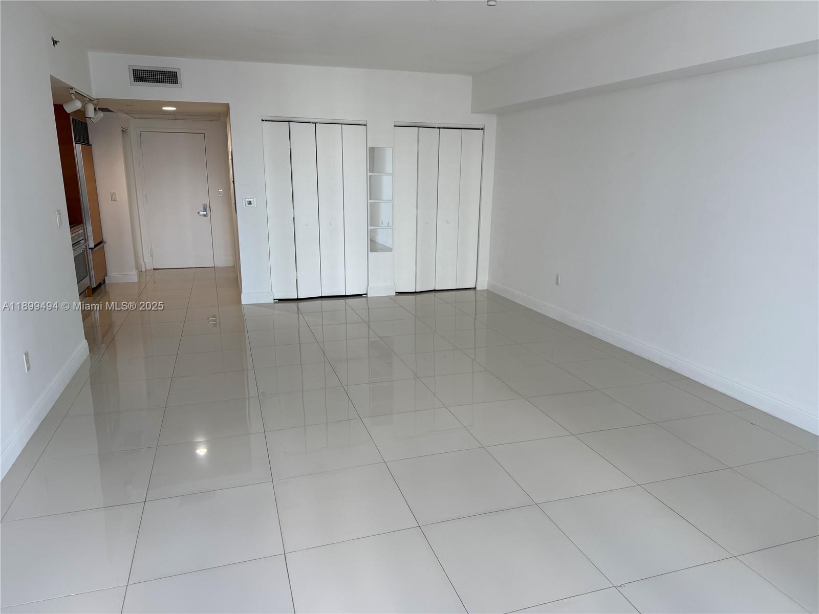 475 Brickell Ave #3210, Miami FL 33131