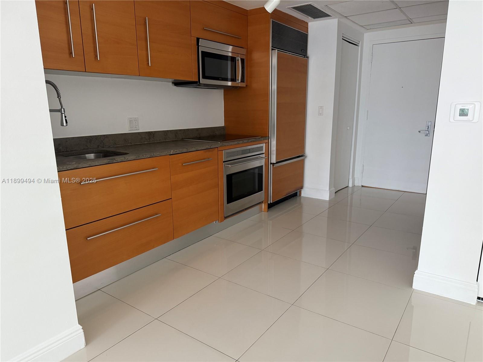 475 Brickell Ave #3210, Miami FL 33131
