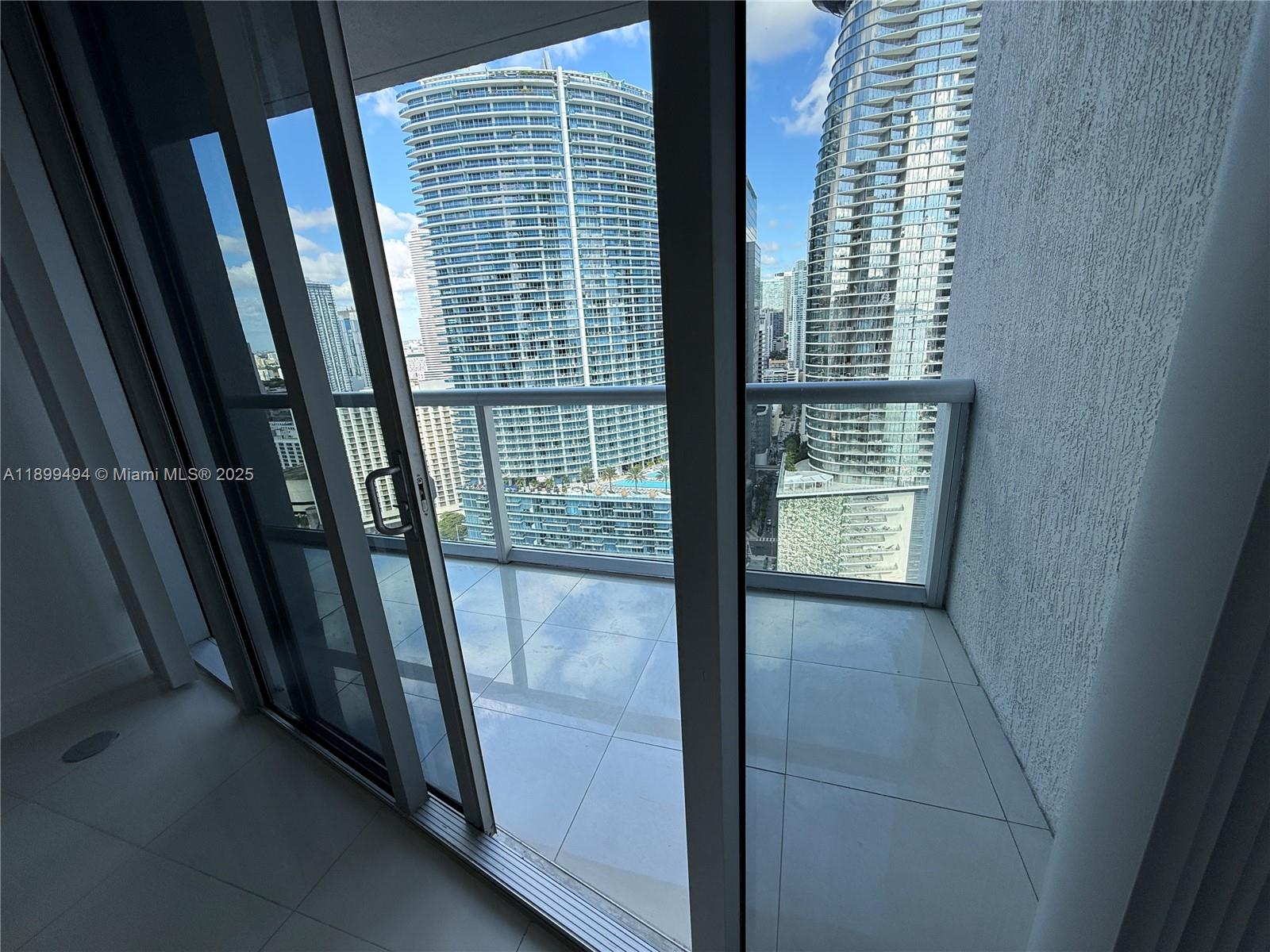 475 Brickell Ave #3210, Miami FL 33131