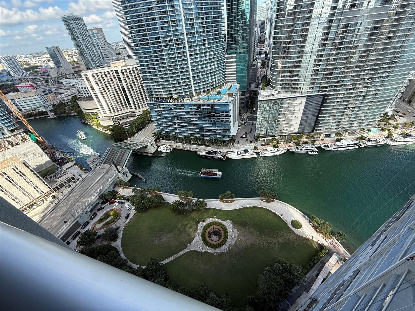 475 Brickell Ave #3210, Miami FL 33131