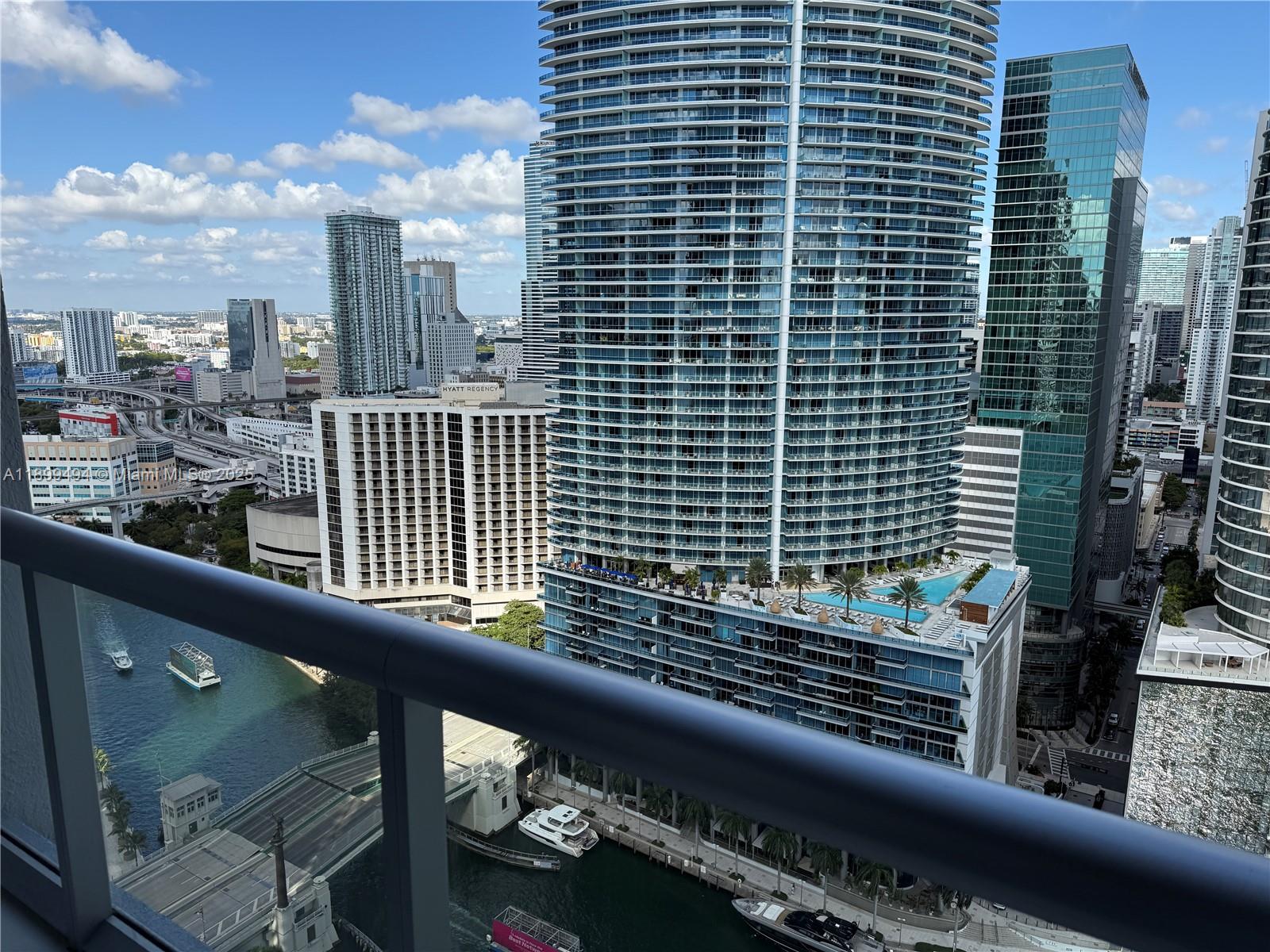 475 Brickell Ave #3210, Miami FL 33131