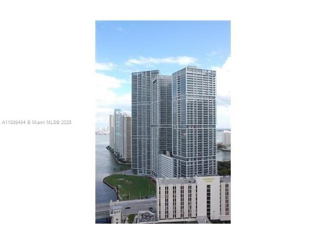 475 Brickell Ave #3210, Miami FL 33131