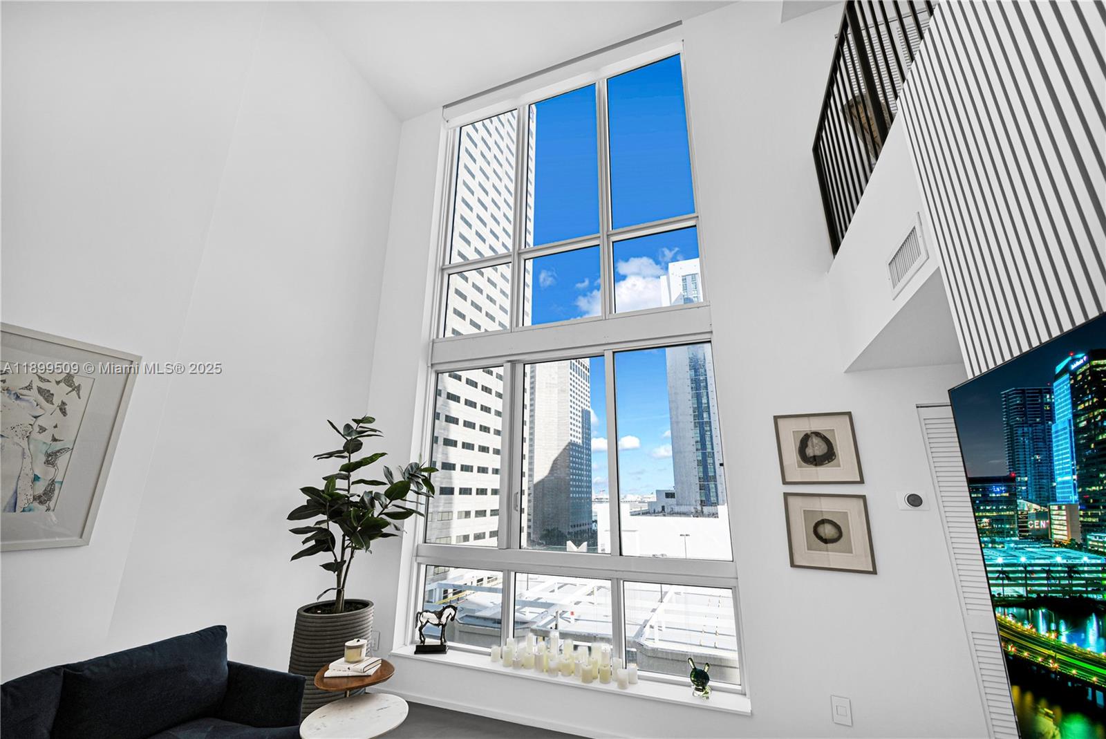 300 S Biscayne Blvd #L-1232, Miami FL 33131