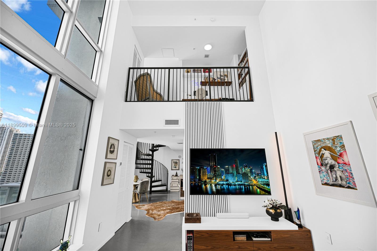 300 S Biscayne Blvd #L-1232, Miami FL 33131