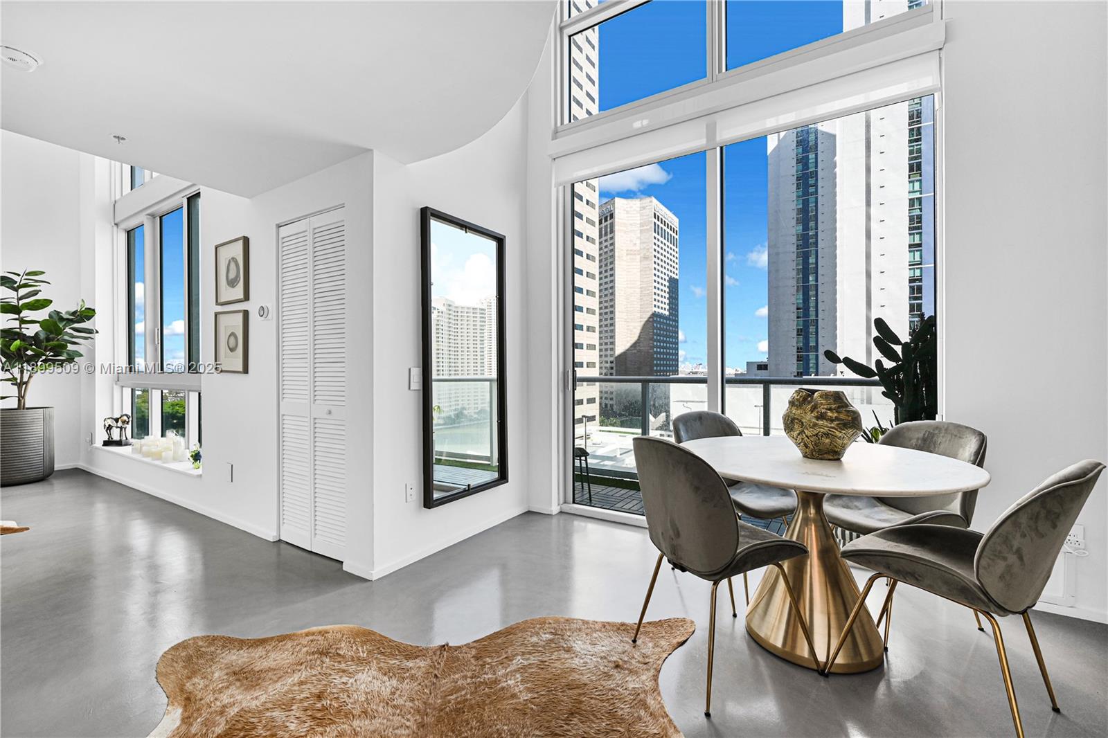 300 S Biscayne Blvd #L-1232, Miami FL 33131