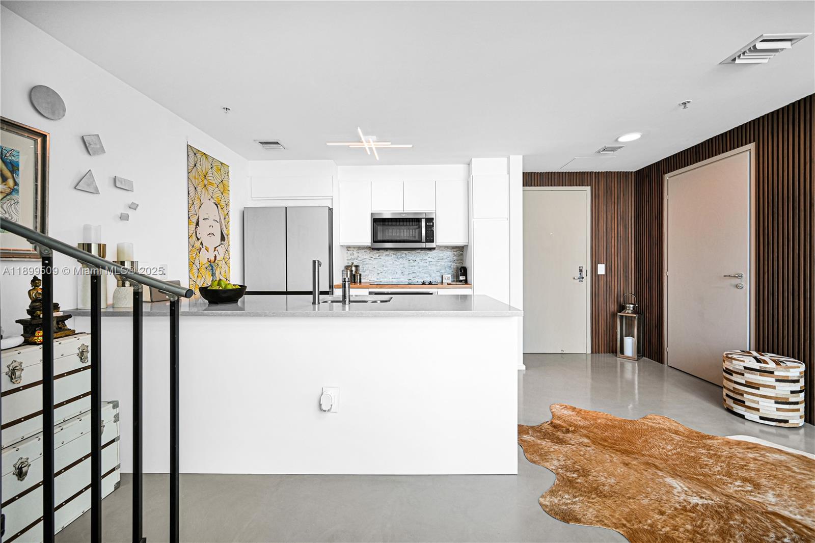 300 S Biscayne Blvd #L-1232, Miami FL 33131