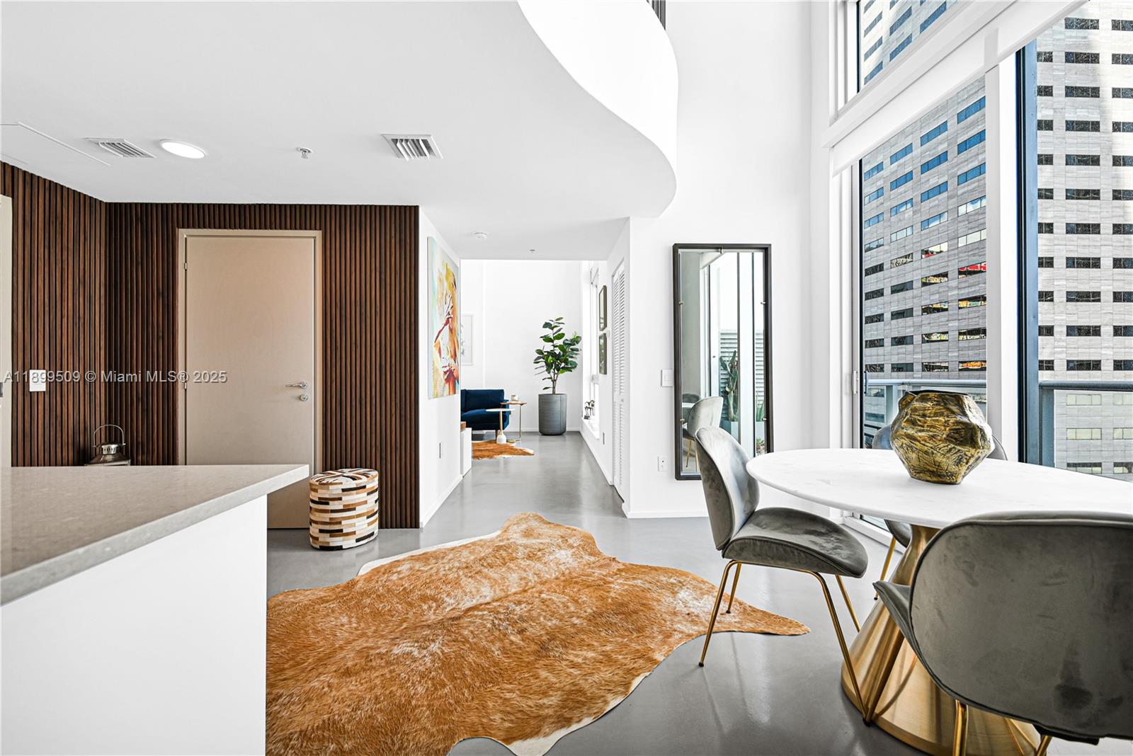 300 S Biscayne Blvd #L-1232, Miami FL 33131