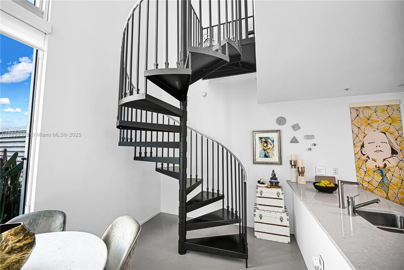 300 S Biscayne Blvd #L-1232, Miami FL 33131