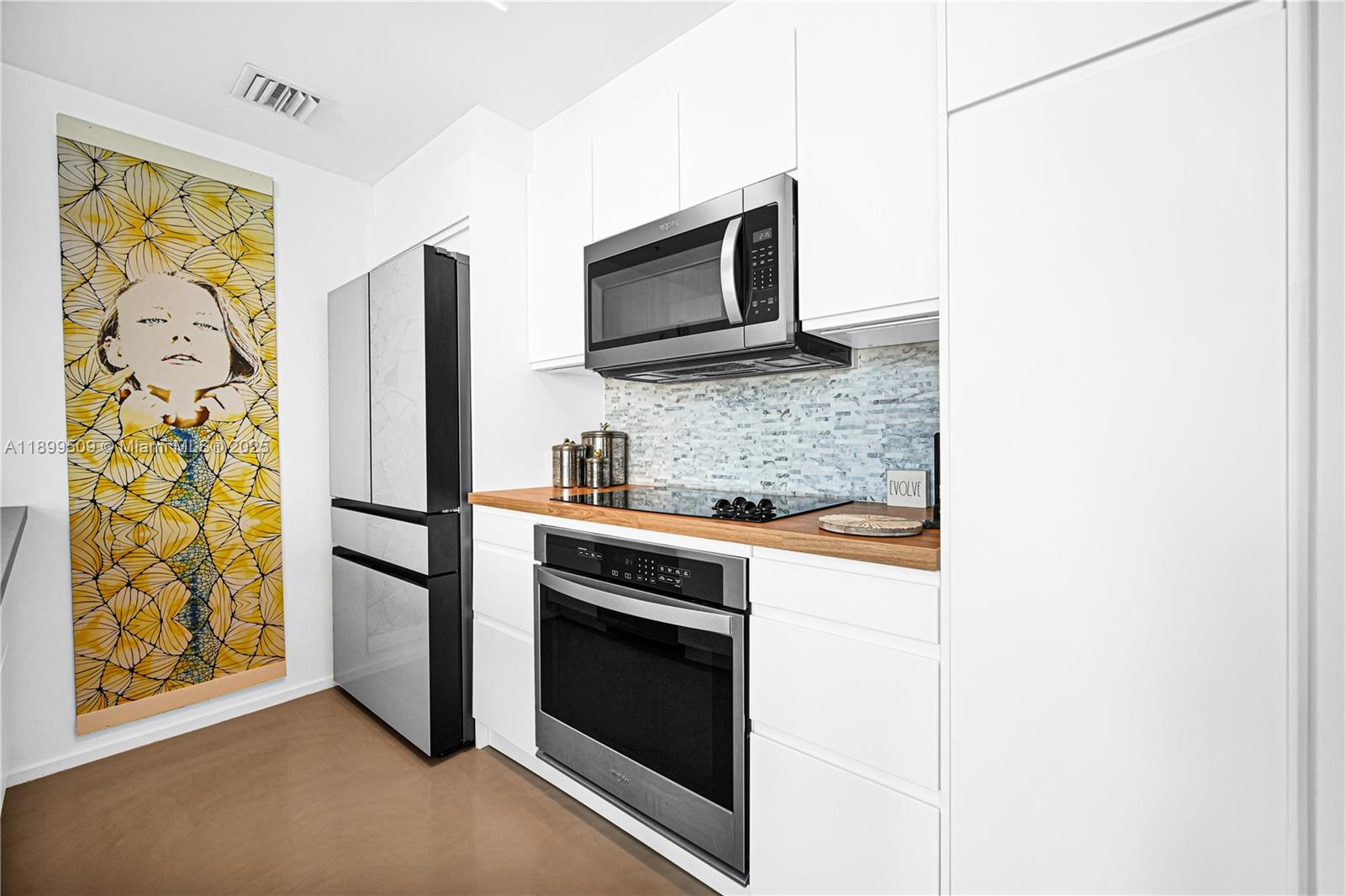300 S Biscayne Blvd #L-1232, Miami FL 33131