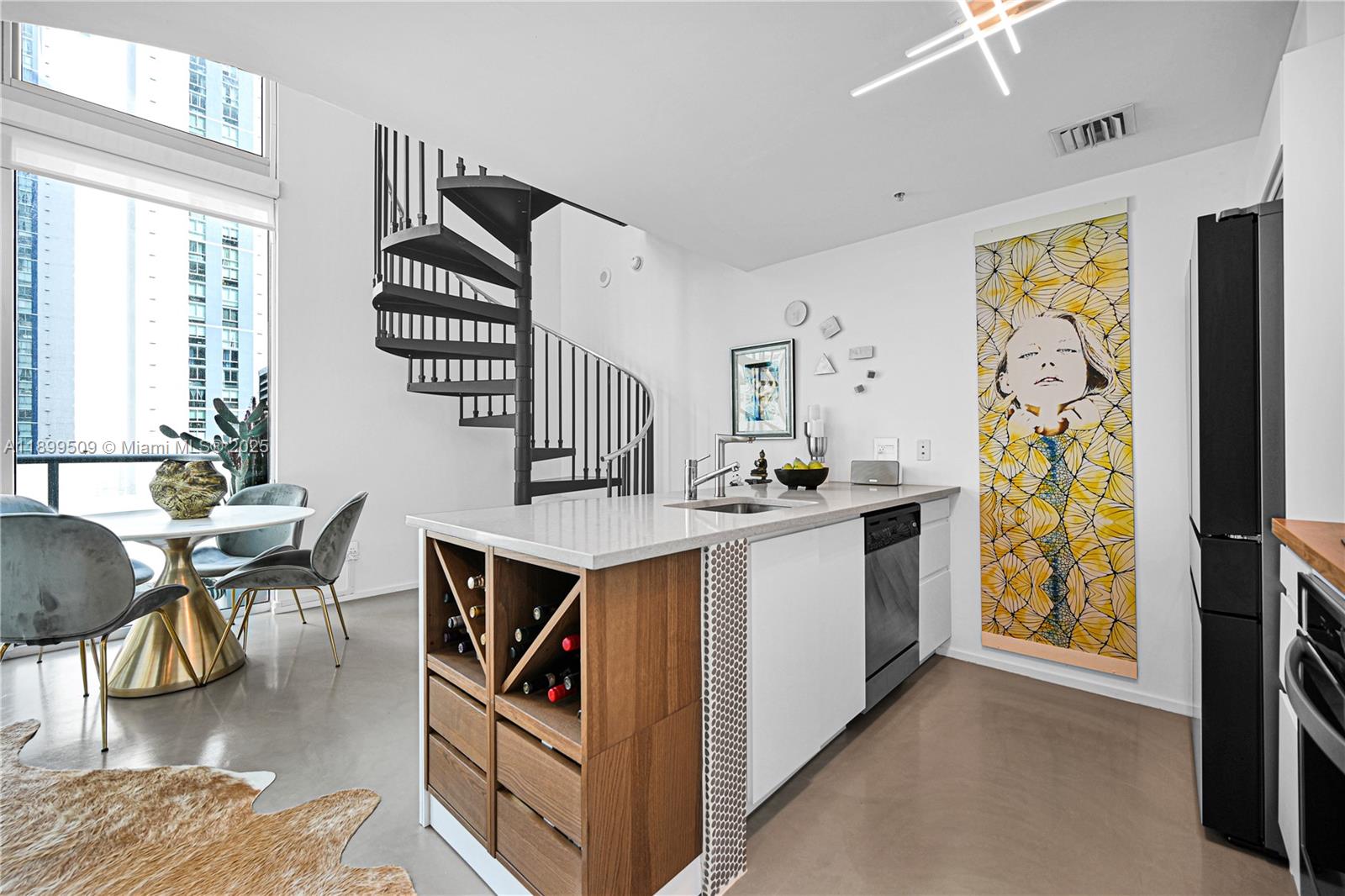 300 S Biscayne Blvd #L-1232, Miami FL 33131