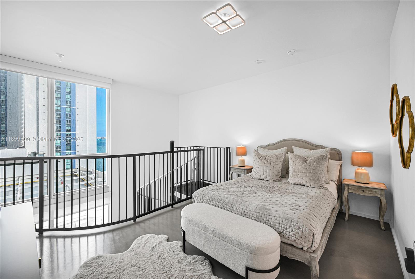 300 S Biscayne Blvd #L-1232, Miami FL 33131