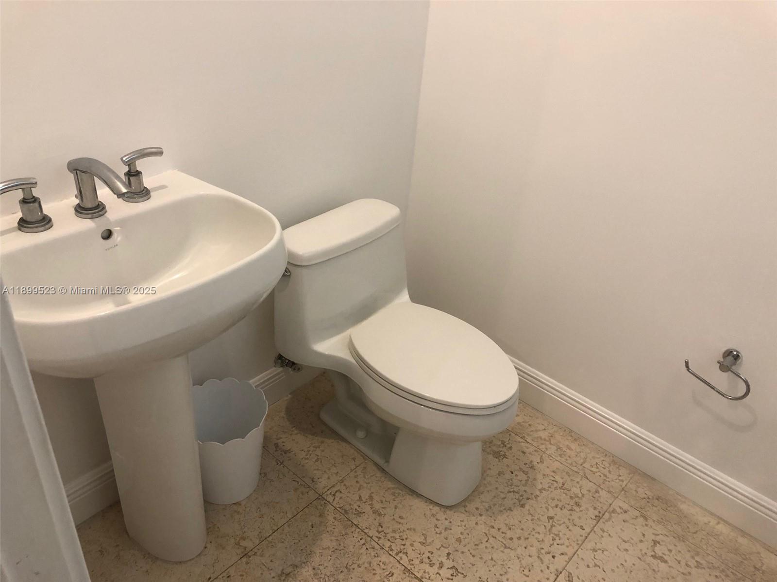 900 Brickell Key Blvd #2205, Miami FL 33131