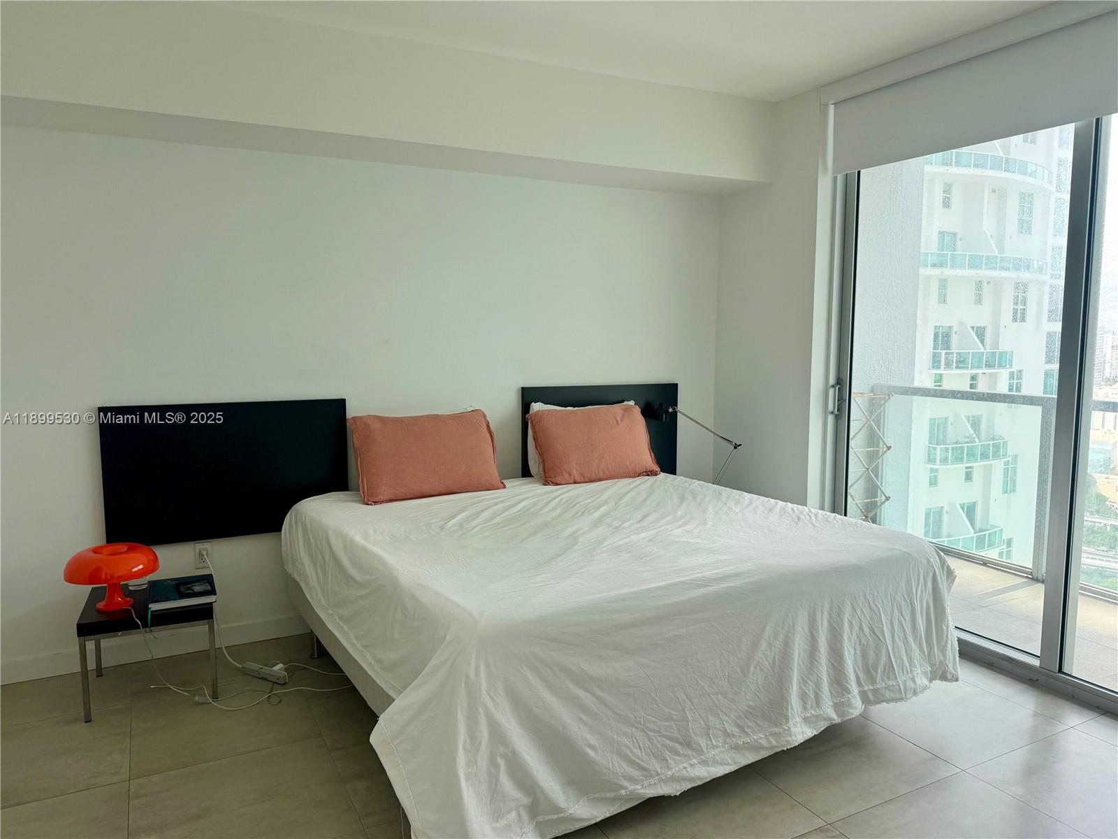 55 SE 6th St #3003, Miami FL 33131