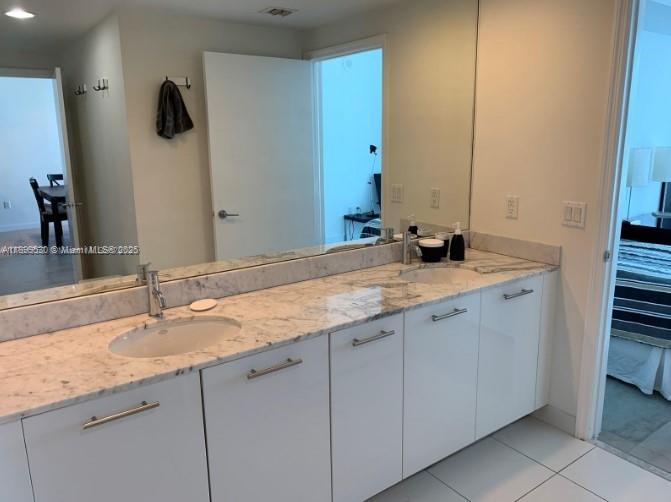 55 SE 6th St #3003, Miami FL 33131