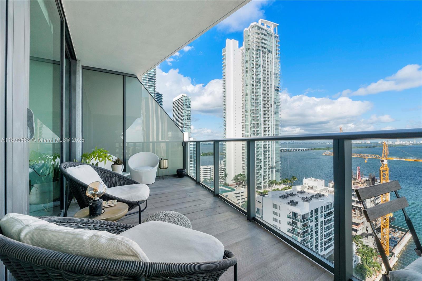 460 NE 28th St #2103, Miami FL 33137