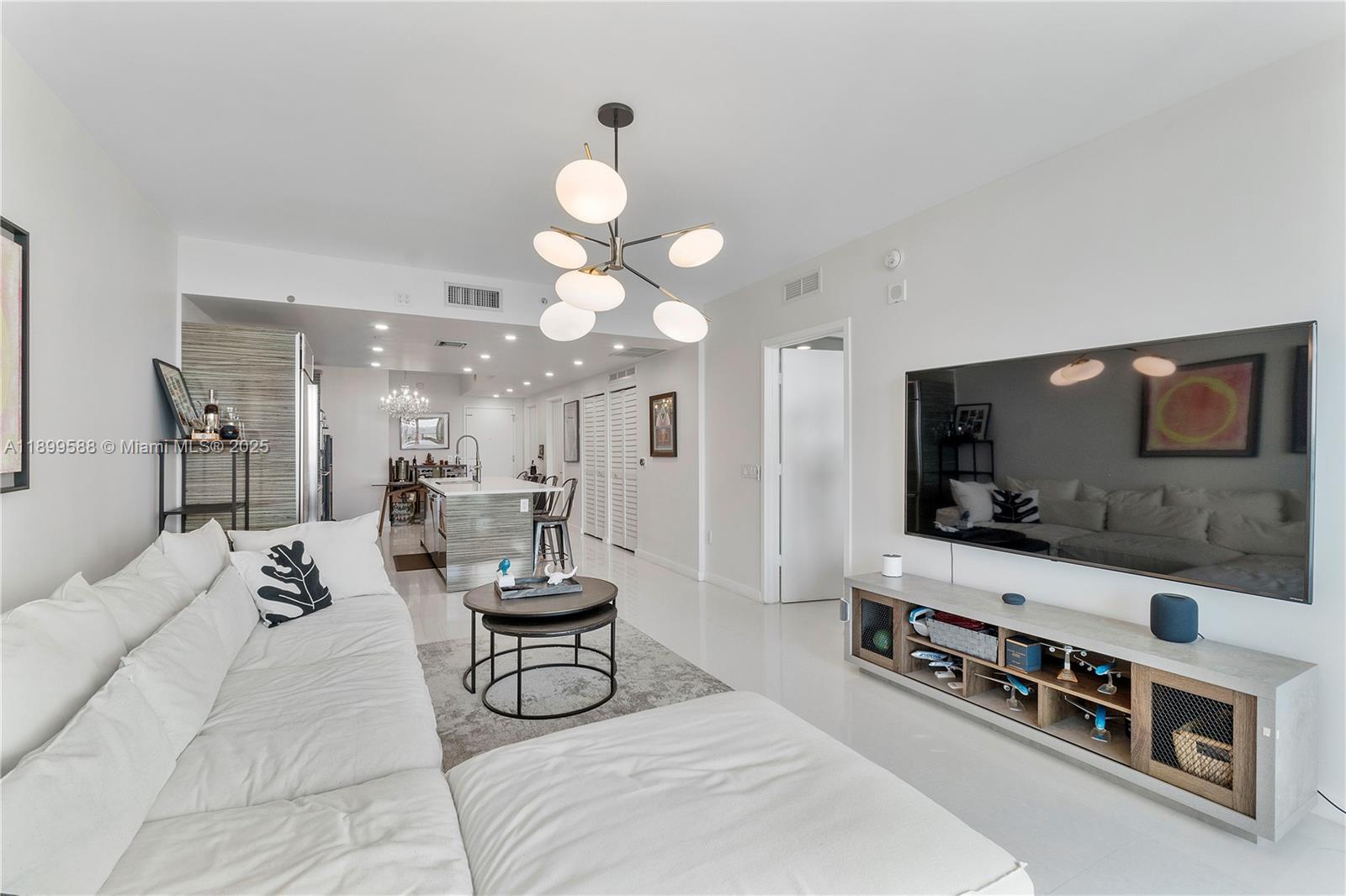 460 NE 28th St #2103, Miami FL 33137