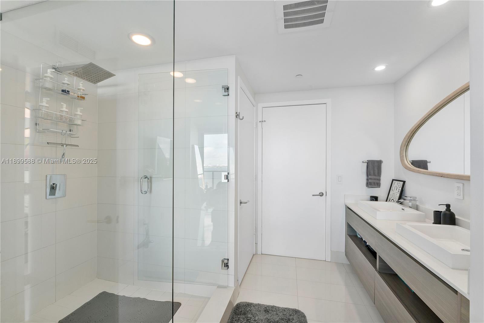 460 NE 28th St #2103, Miami FL 33137