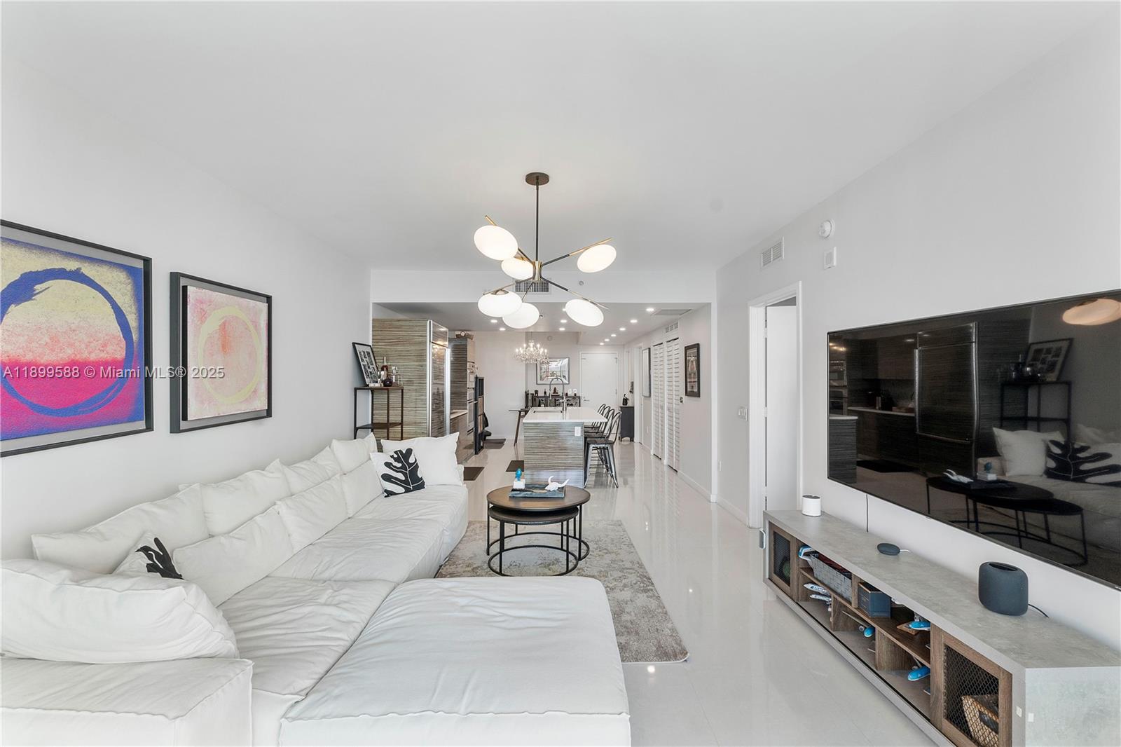 460 NE 28th St #2103, Miami FL 33137