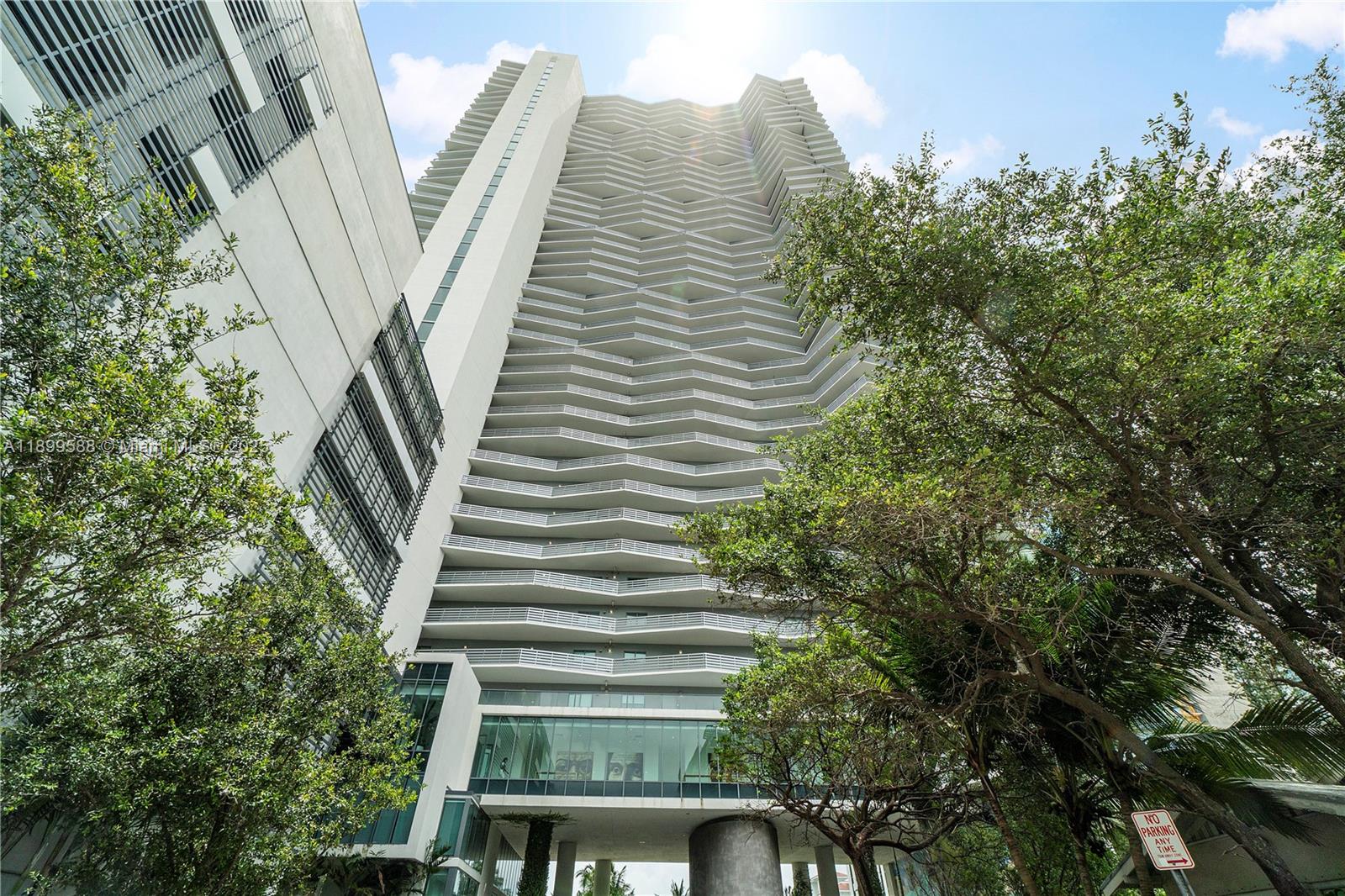 460 NE 28th St #2103, Miami FL 33137