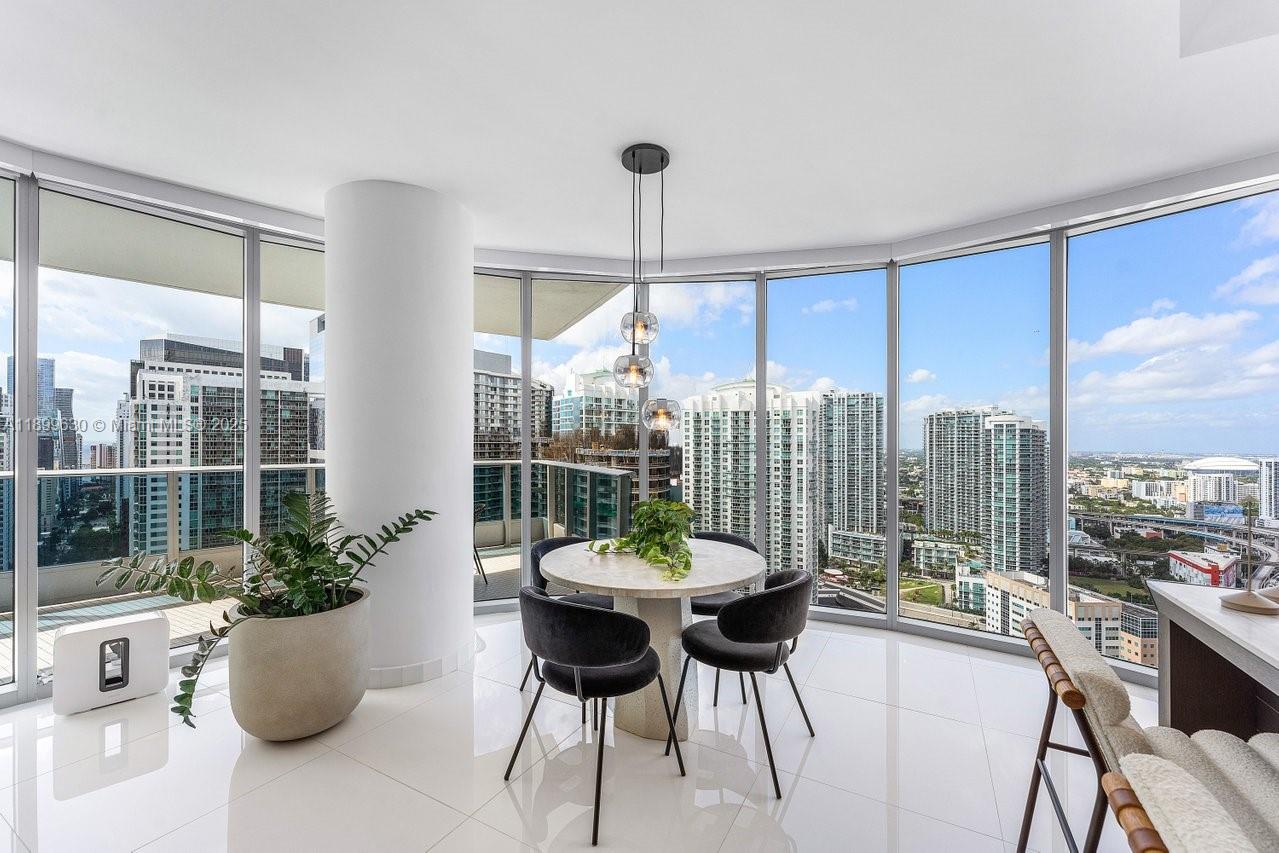 200 Biscayne Boulevard Way #3702, Miami FL 33131