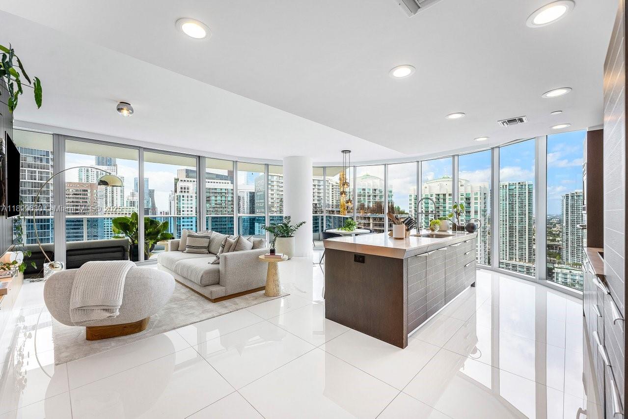 200 Biscayne Boulevard Way #3702, Miami FL 33131