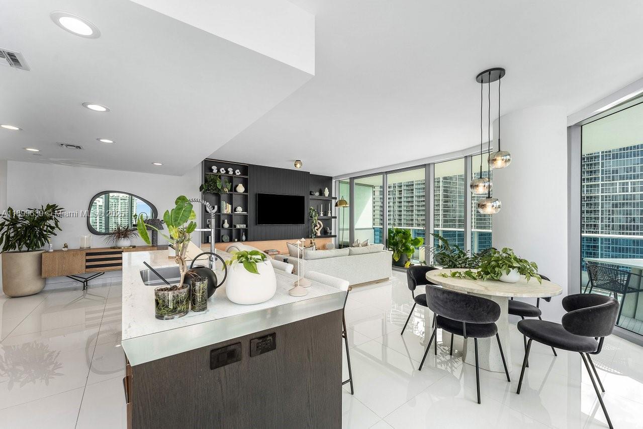 200 Biscayne Boulevard Way #3702, Miami FL 33131