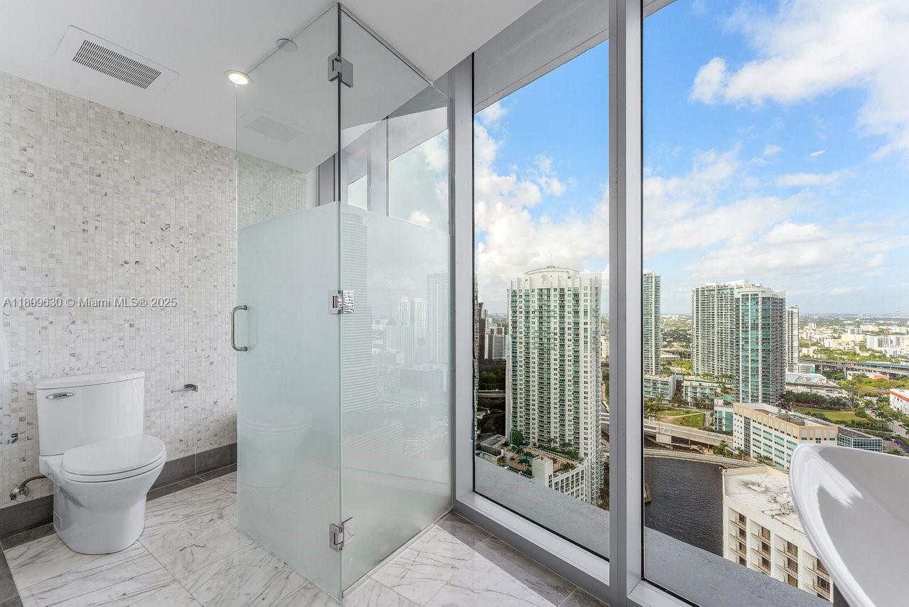 200 Biscayne Boulevard Way #3702, Miami FL 33131