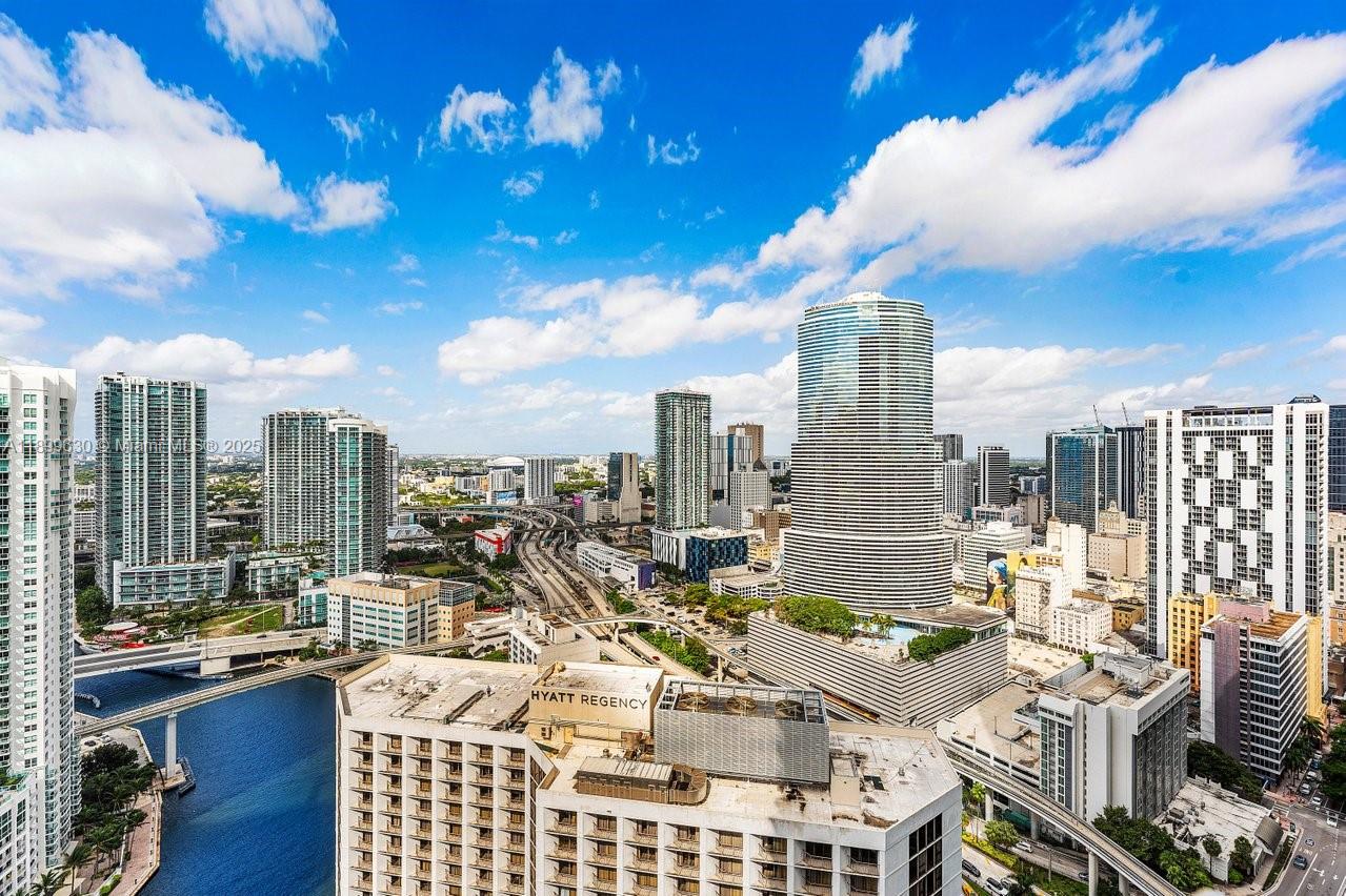 200 Biscayne Boulevard Way #3702, Miami FL 33131