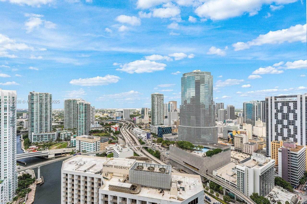 200 Biscayne Boulevard Way #3702, Miami FL 33131