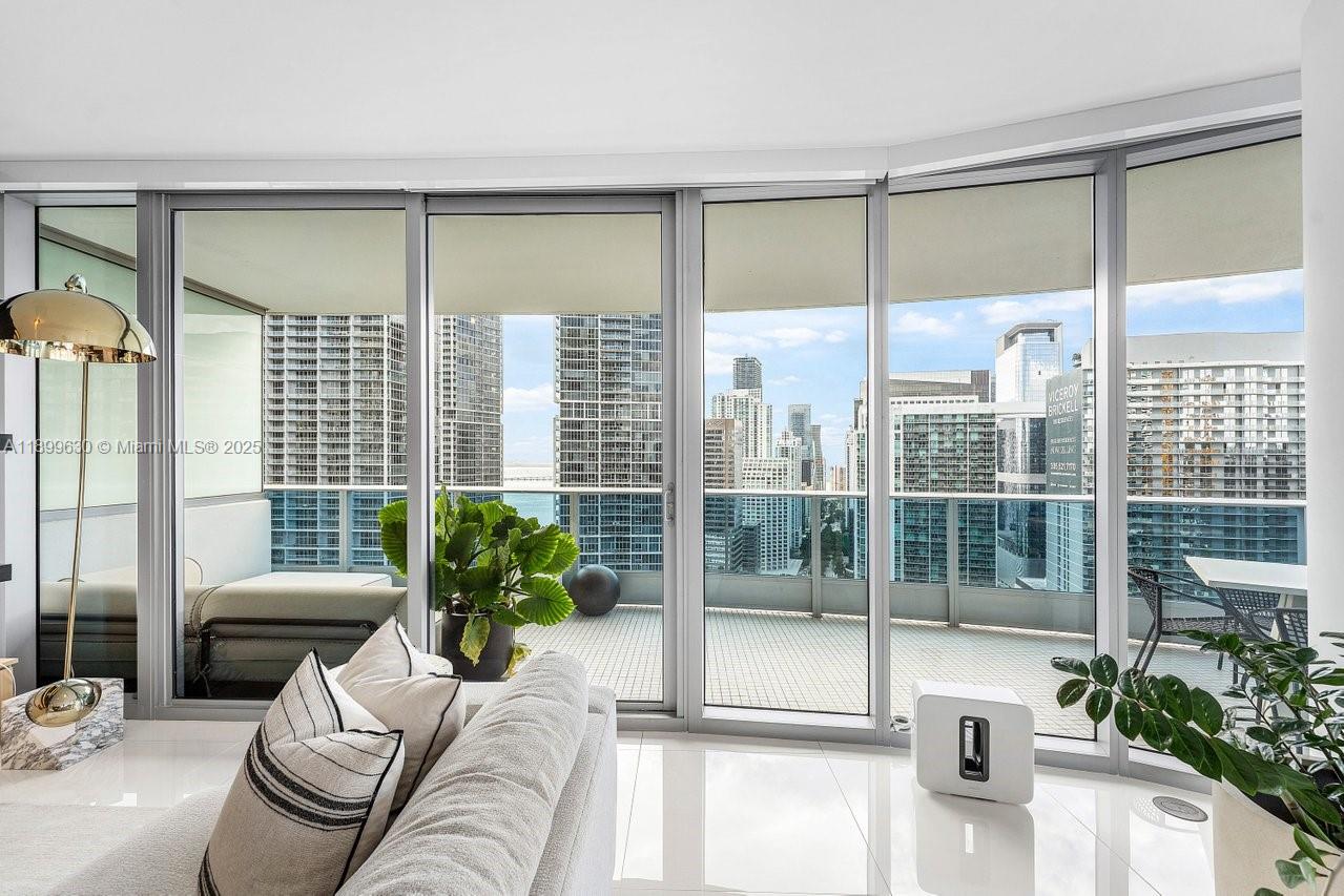 200 Biscayne Boulevard Way #3702, Miami FL 33131