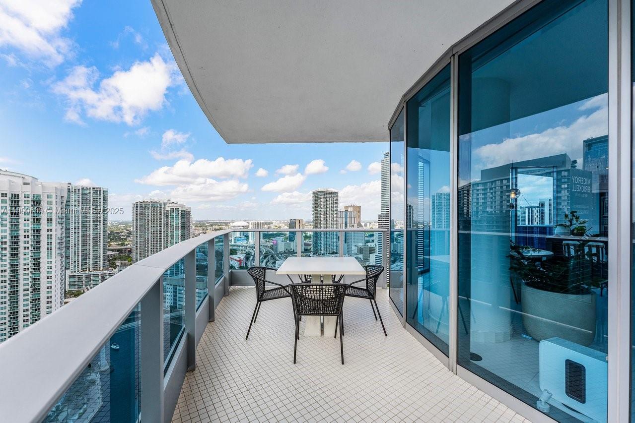 200 Biscayne Boulevard Way #3702, Miami FL 33131