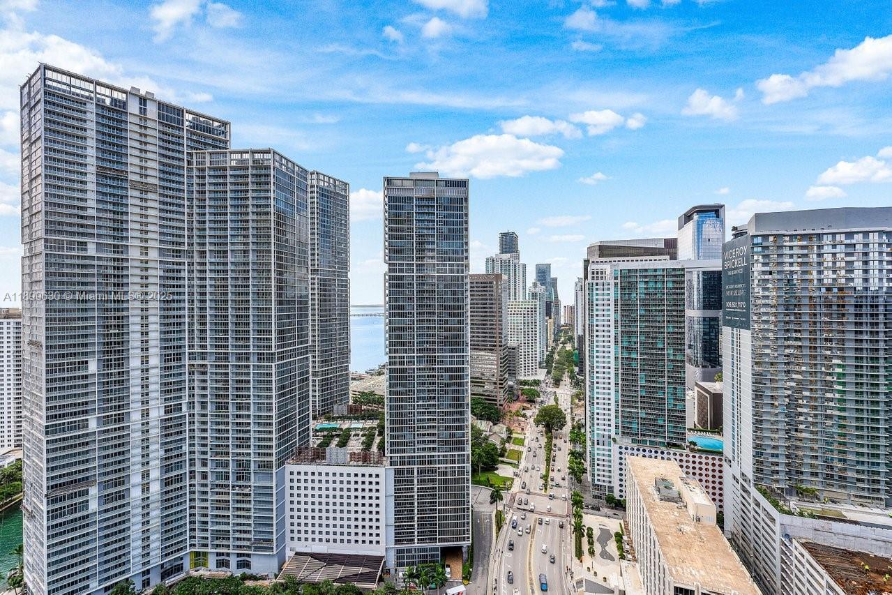 200 Biscayne Boulevard Way #3702, Miami FL 33131