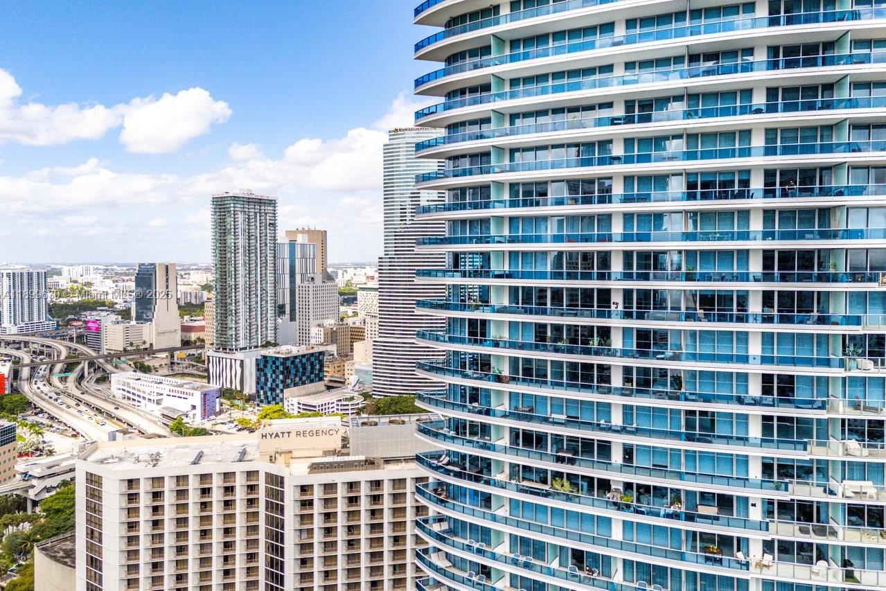 200 Biscayne Boulevard Way #3702, Miami FL 33131
